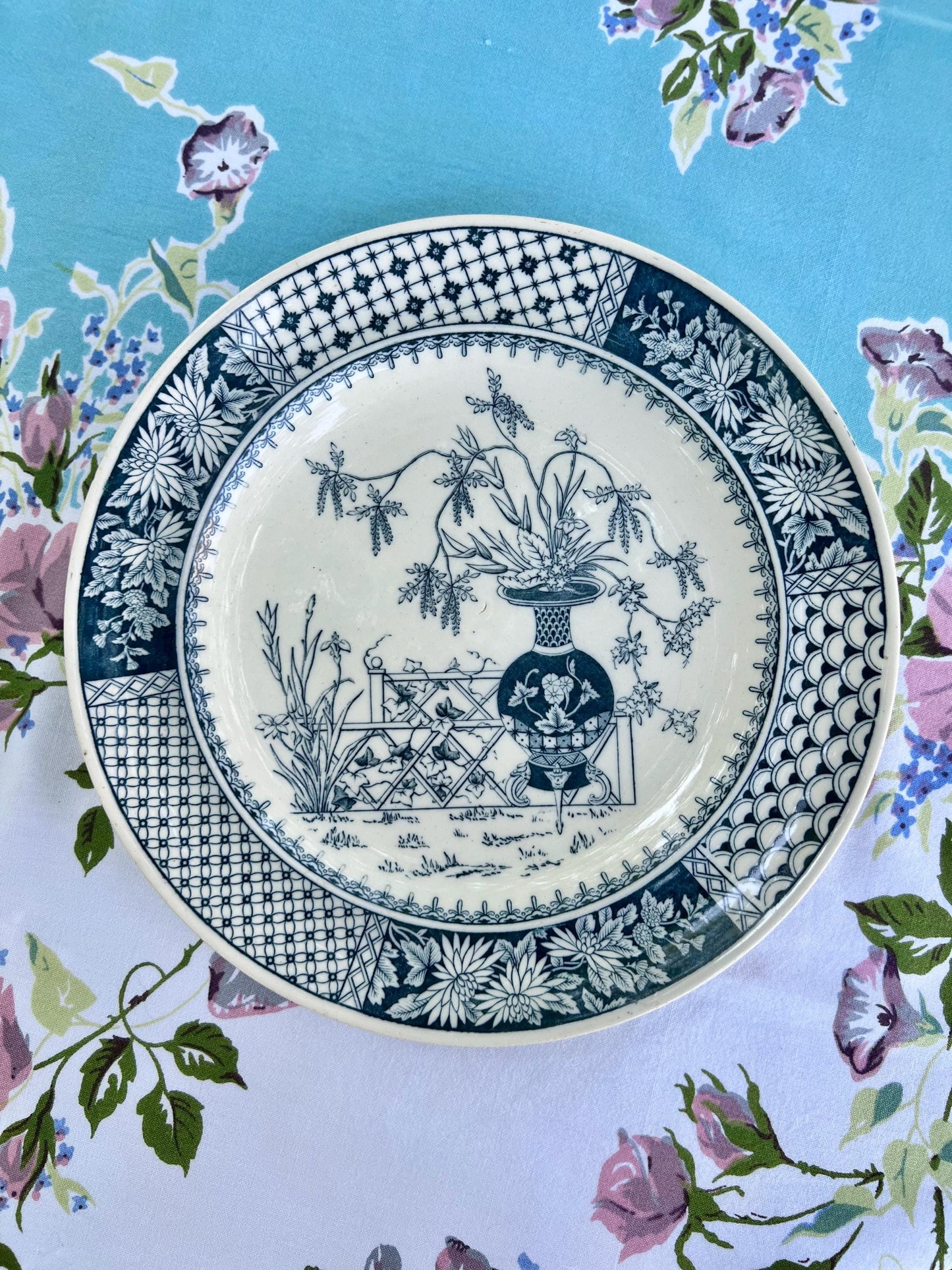 Beautiful Pair of Antique Copeland Aesthetic Movement Plates, Kew Pattern, London Botanical Gardens, England