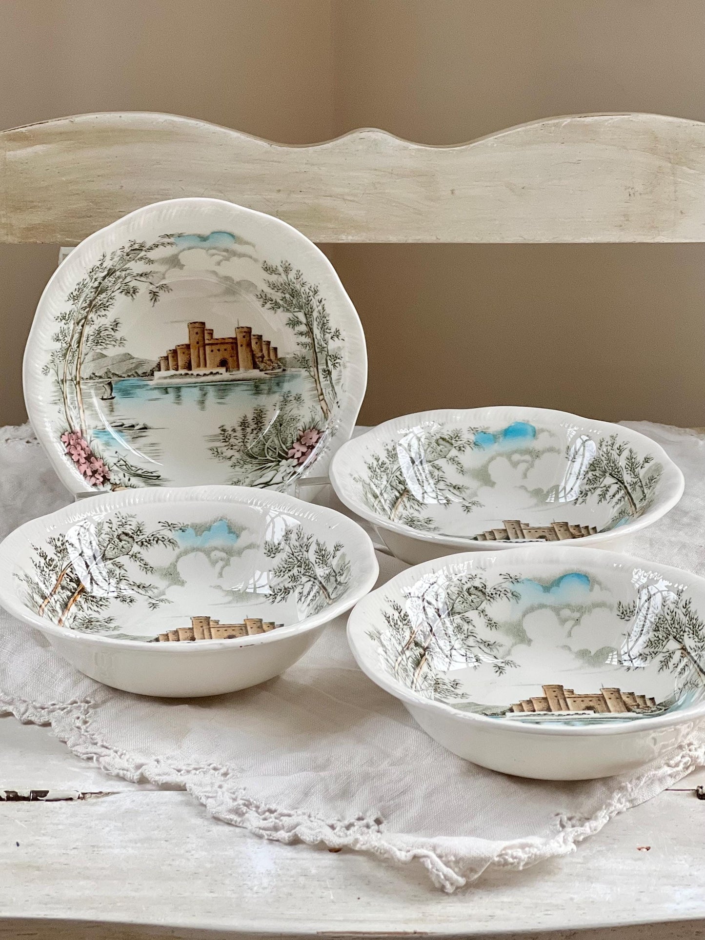 Set (4) Vintage Queen's Castle 5.25" Berry Bowls / Dessert Bowls by Alfred Meakin, England, Ironstone Transferware