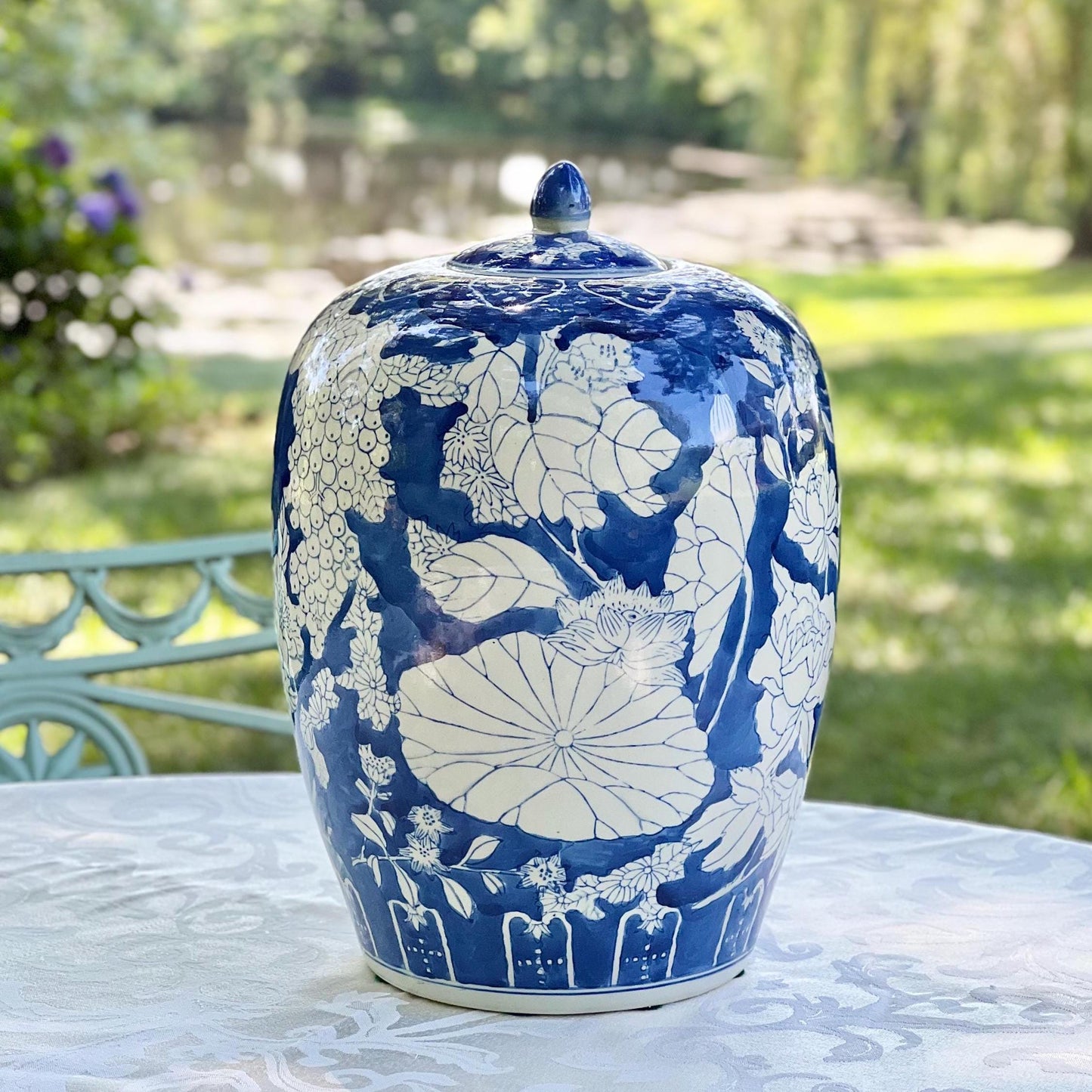 Beautiful Blue & White Porcelain Melon Jar - 13.5” tall, Excellent!