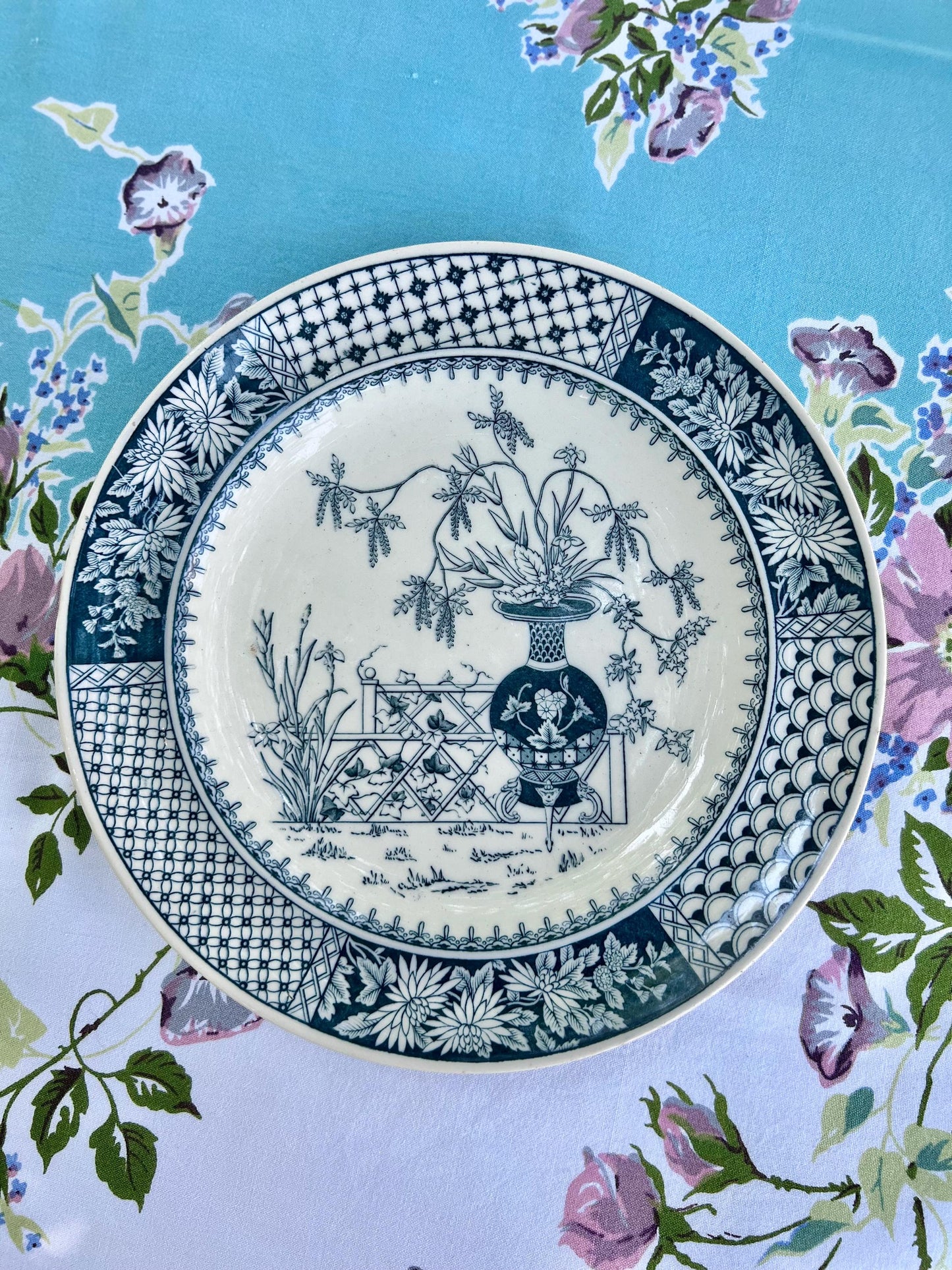 Beautiful Pair of Antique Copeland Aesthetic Movement Plates, Kew Pattern, London Botanical Gardens, England