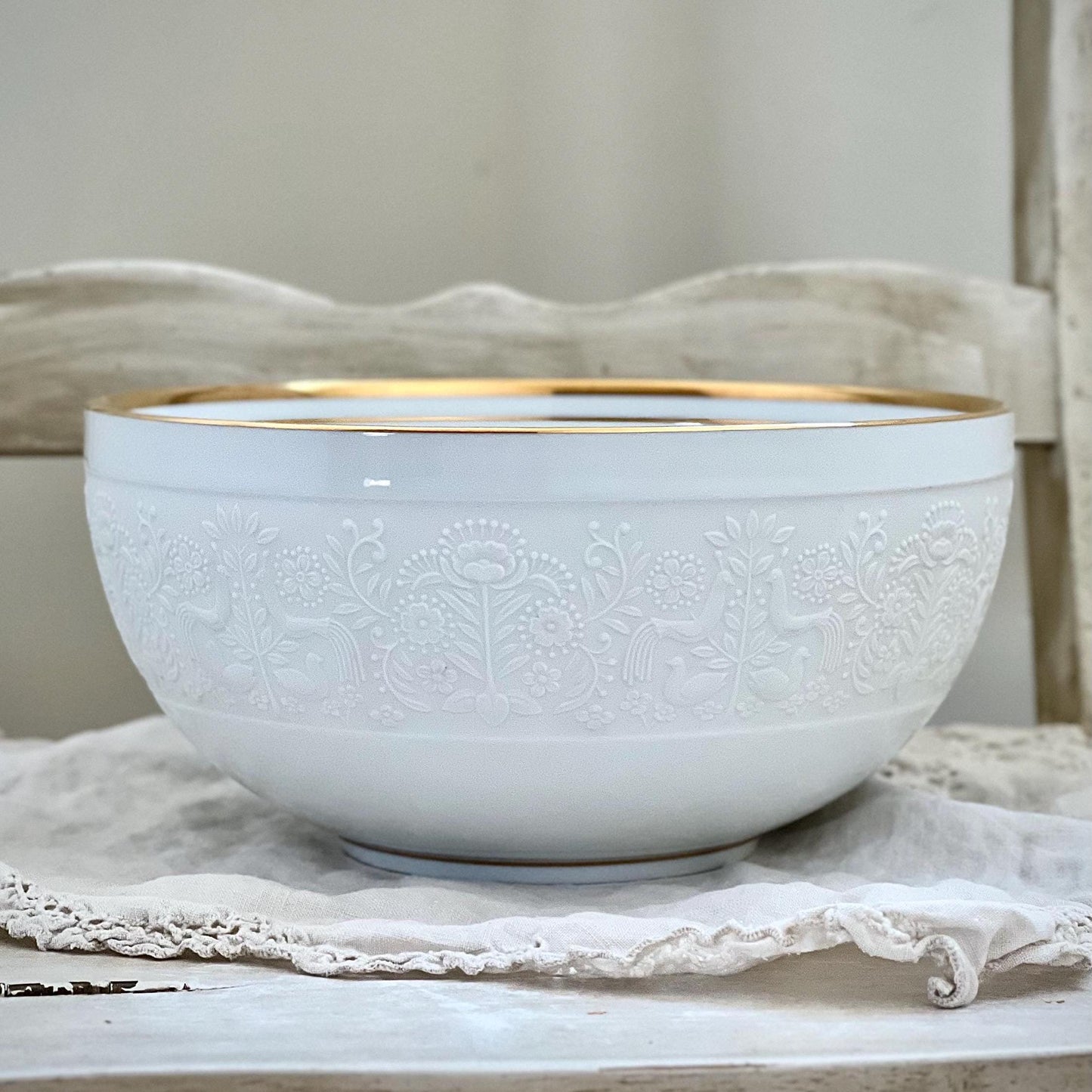 Gorgeous Noritake Porcelain Serving Bowl
