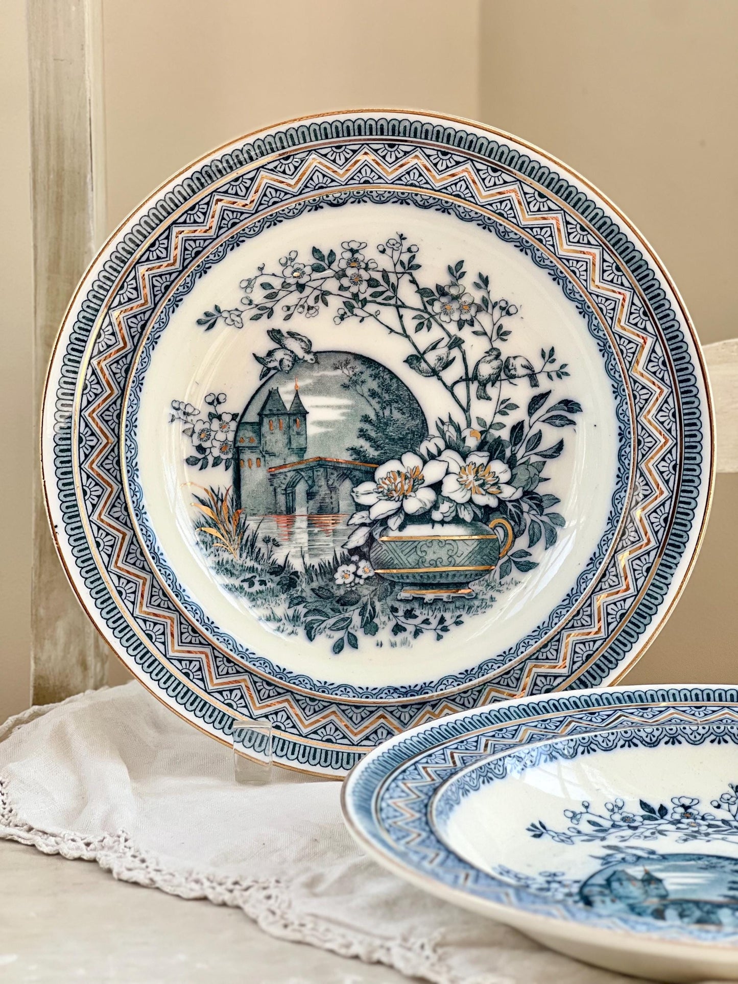 Pair of Antique Wedgwood Edinburg Rim Soup Bowls, 19th Century Aesthetic Movement Transferware