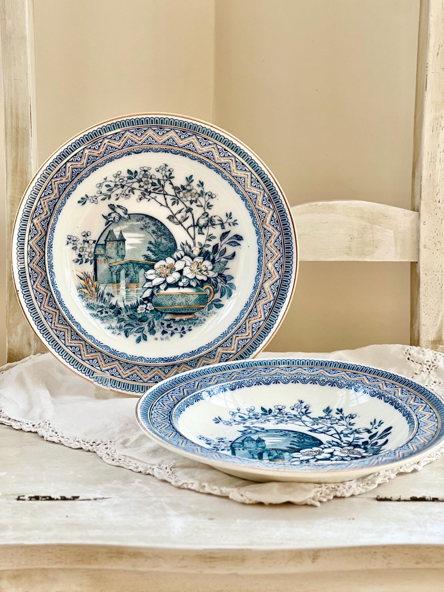 Pair of Antique Wedgwood Edinburg Rim Soup Bowls, 19th Century Aesthetic Movement Transferware