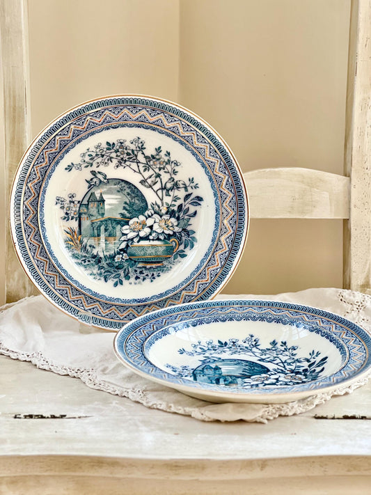 Pair of Antique Wedgwood Edinburg Rim Soup Bowls, 19th Century Aesthetic Movement Transferware