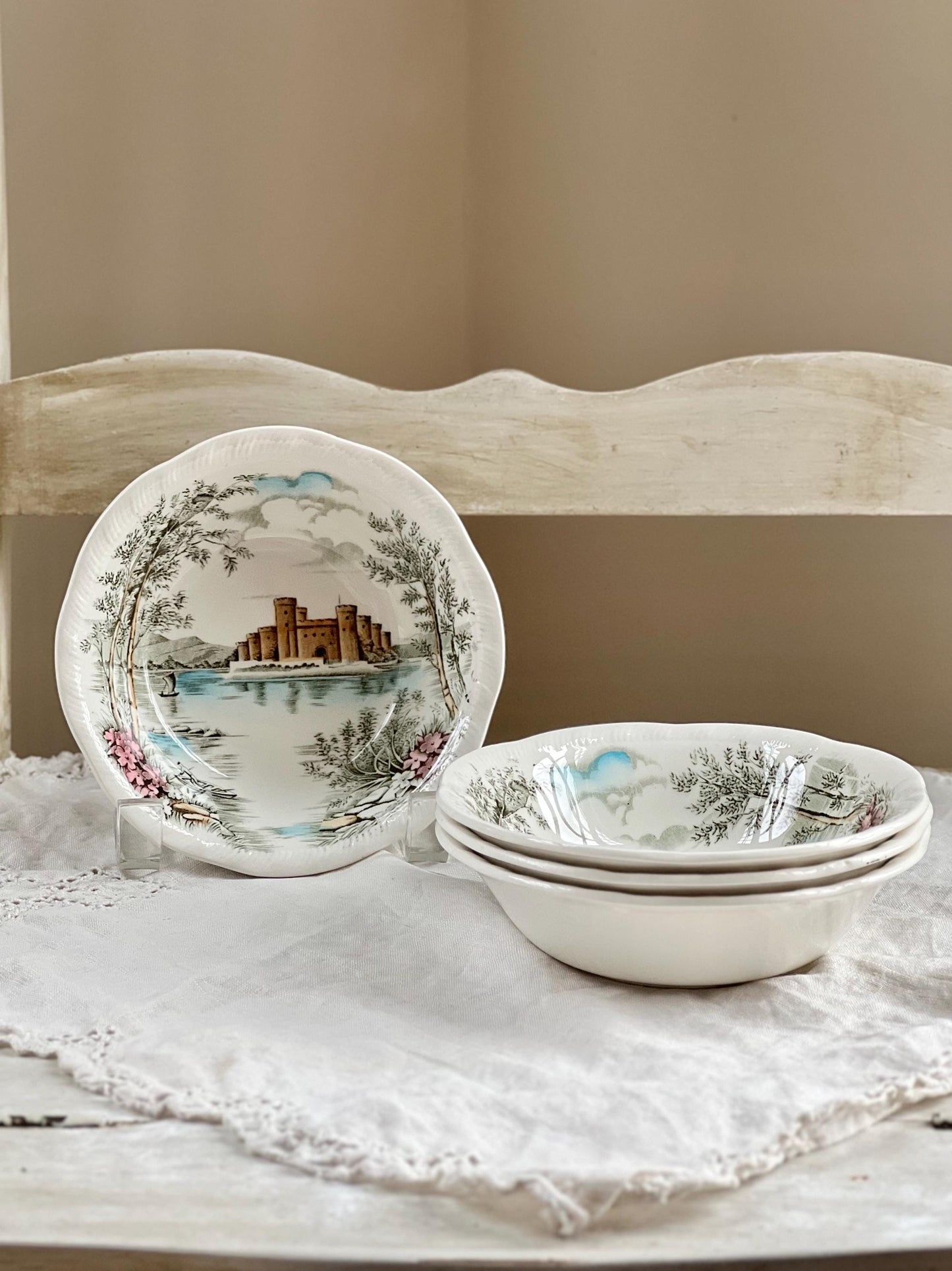 Set (4) Vintage Queen's Castle 5.25" Berry Bowls / Dessert Bowls by Alfred Meakin, England, Ironstone Transferware