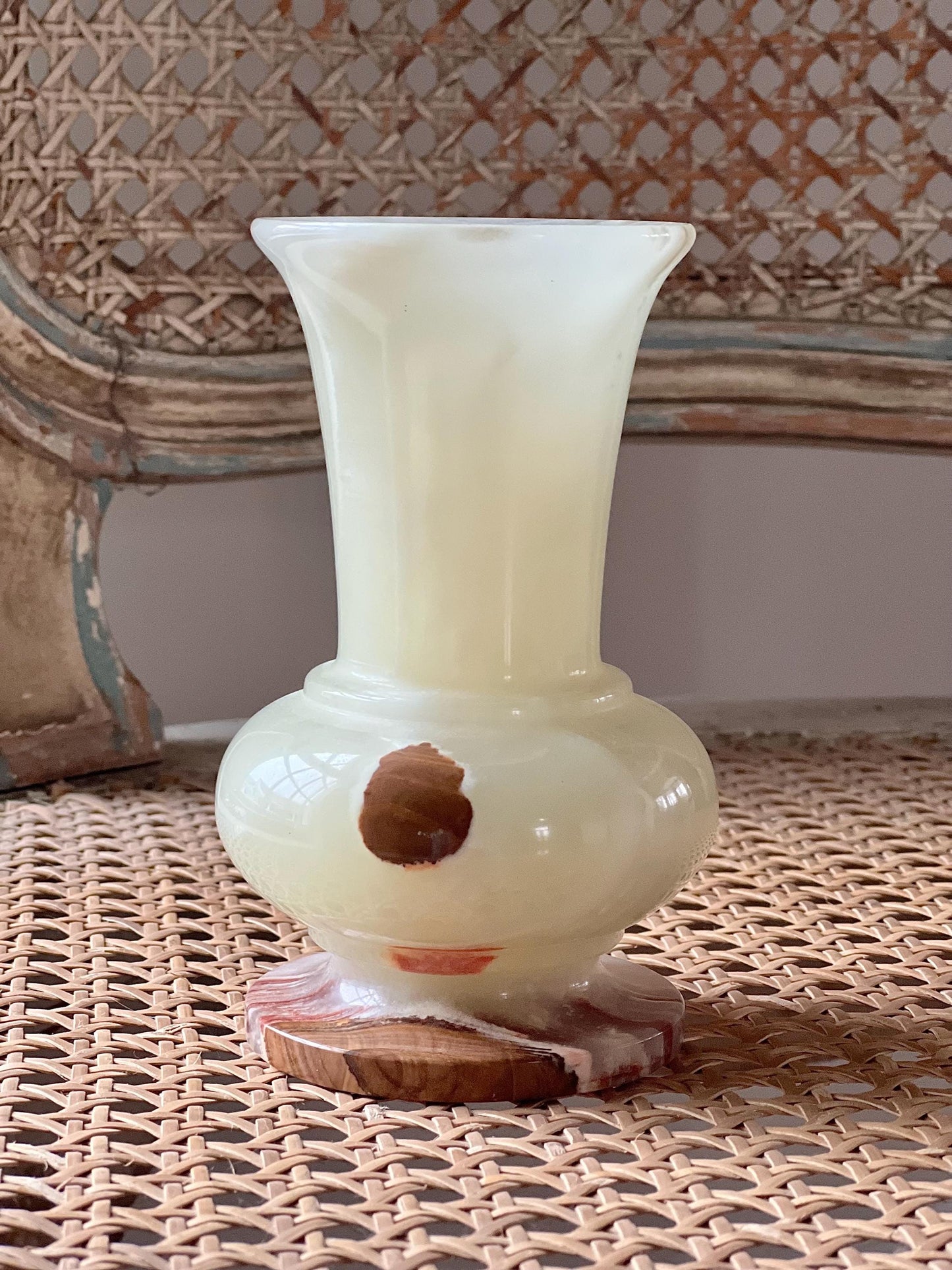Beautiful Vintage Onxy Vase, 5” tall